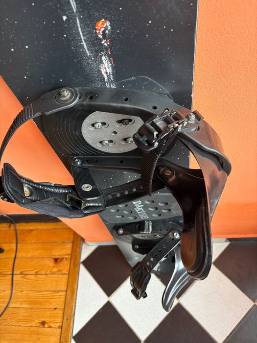 Сноуборд Dakine 154