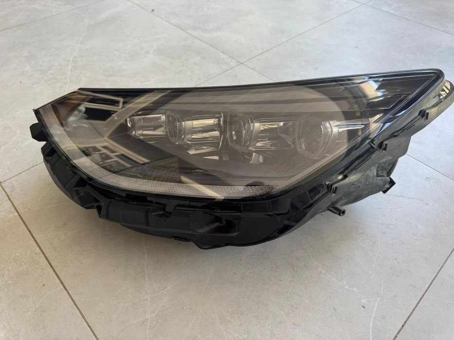 Левая фара от сонаты