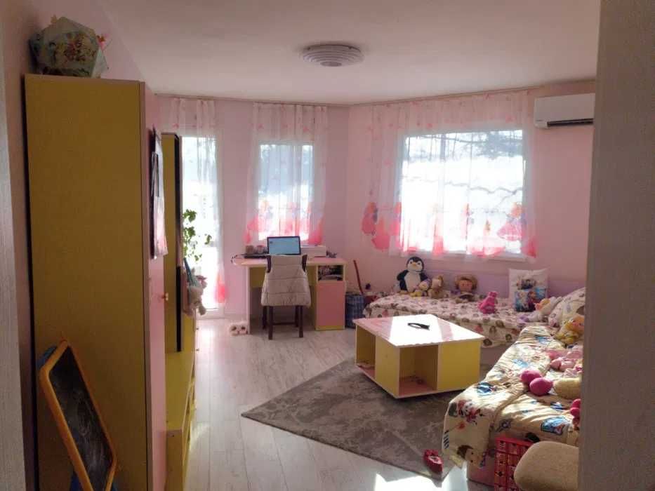 Продава се Тристаен апартамент в Добрич, Център - 87 кв.м за 1114 €/кв.м - Снимка #2