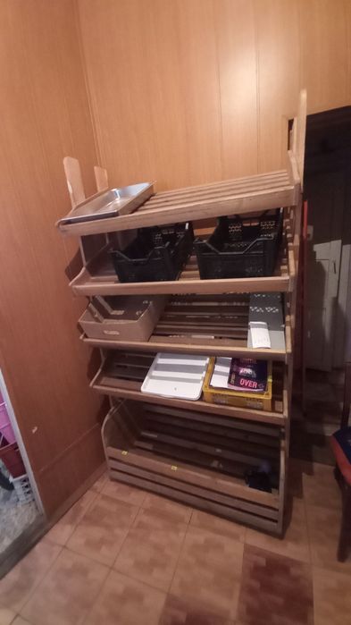 Продам полки для магазина