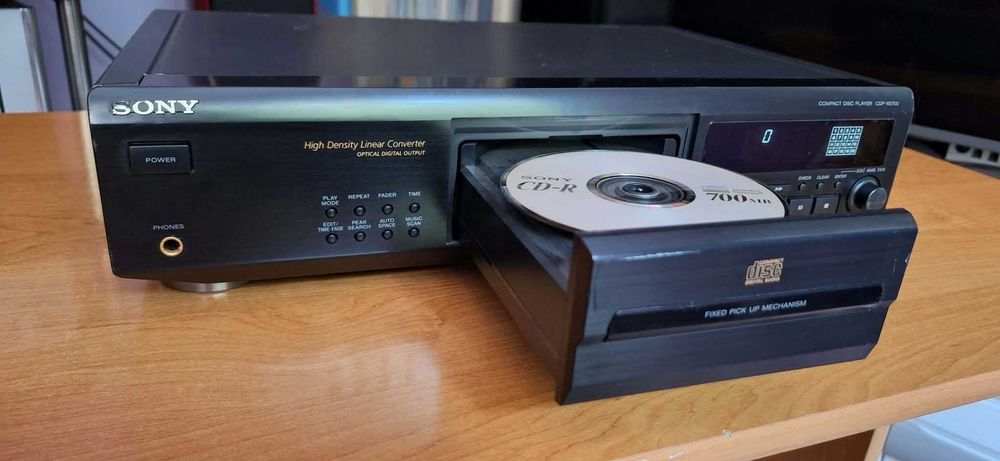 CD Sony CDP-X 700