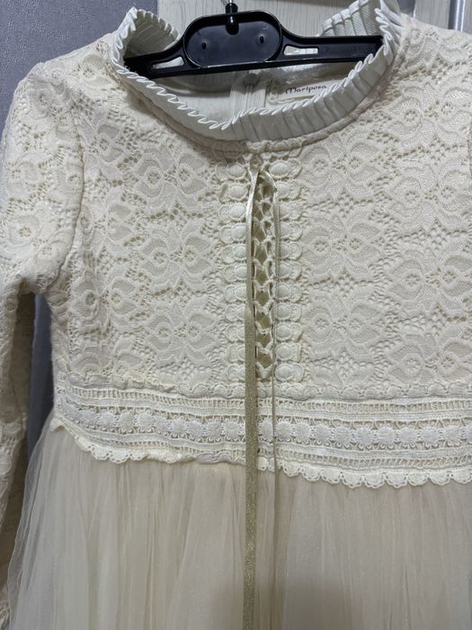 Продам 2 платья на девочку