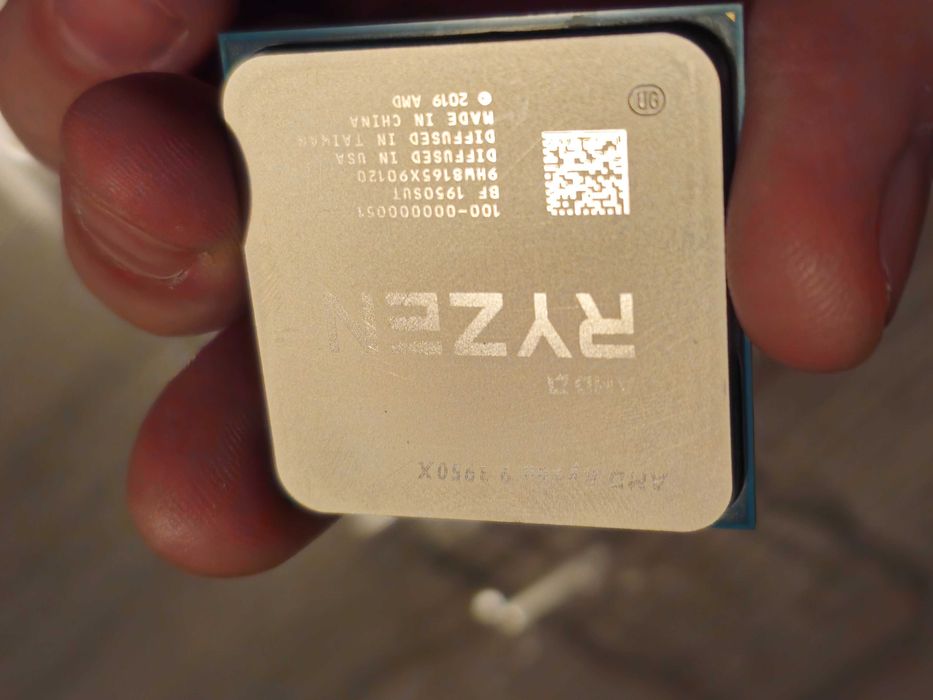 procesor AMD Ryzen 3950x 16 core 32 threads