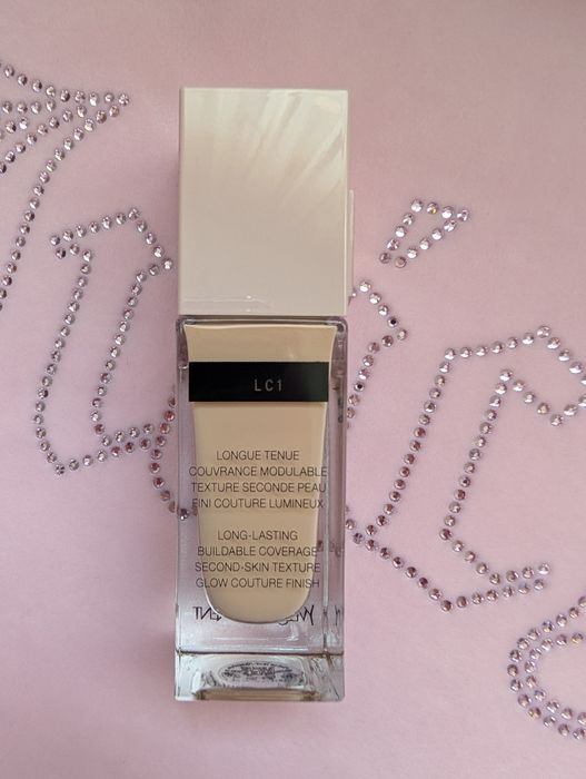 Fond de ten YSL All Hours Glow - LC1