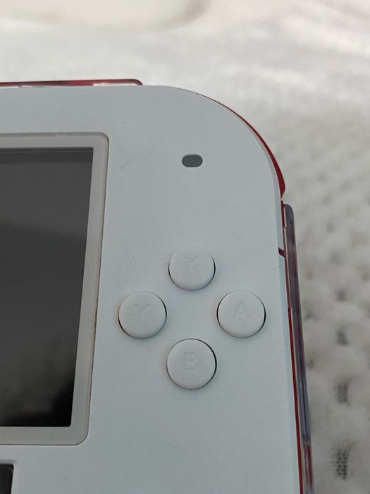 Nintendo 2DS Scarlet Red Modat