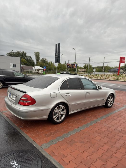 Mercedes-Benz W211 Avantgarde 2.2 CDI,150 CP,2003-Foarte întreținut