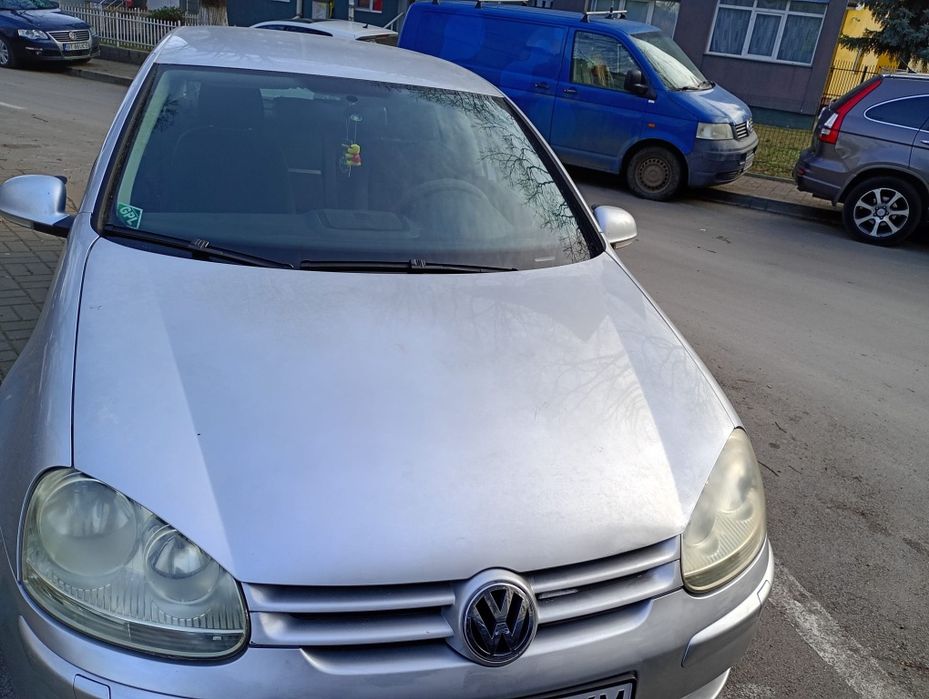 Vand golf V scurt,benzina +gpl
