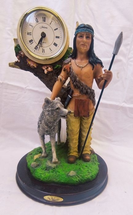 Figurină decorativă Indian cu ceas cu quartz, din rașină acrilică