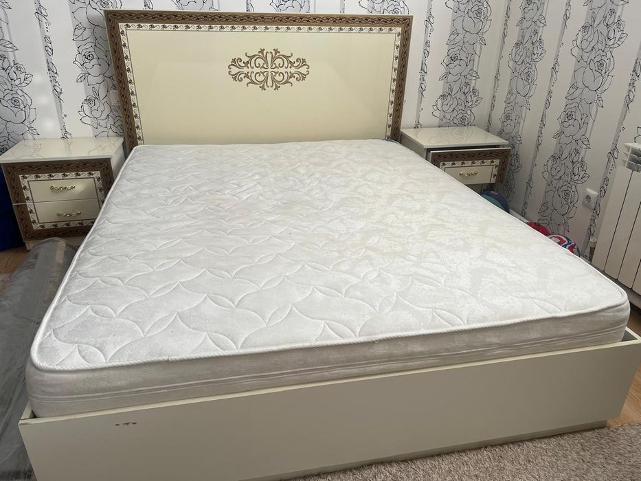 Спальный гарнитур