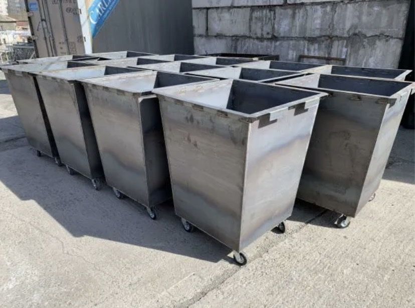 Продам мусорные баки