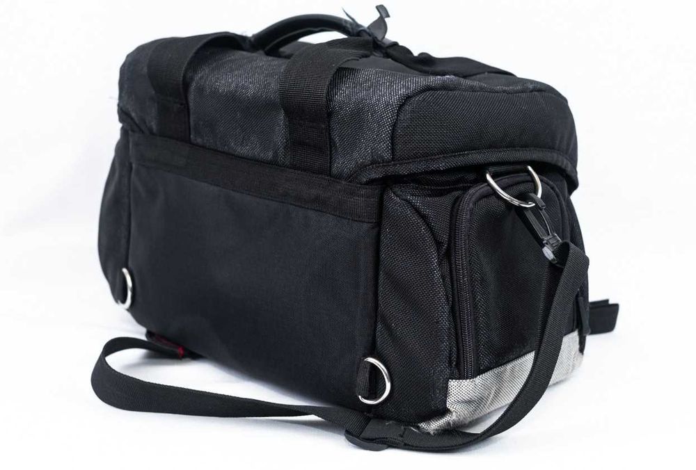 Geanta foto Canon. Dimensiuni: 35 x 23 x 23 cm