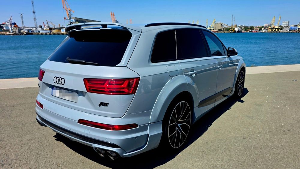 AUDI         SQ 7