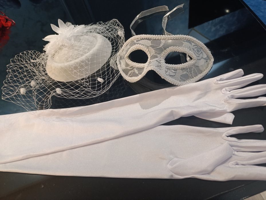 Карнавальный набор,маска ,перчатки,шляпа в  красном и чёрном цвете