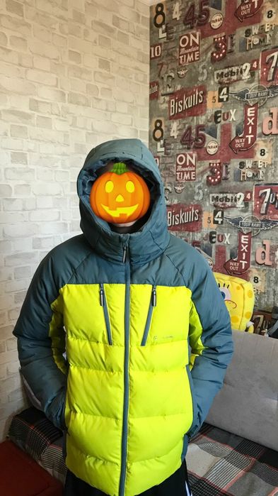 Подростковая куртка зимняя.