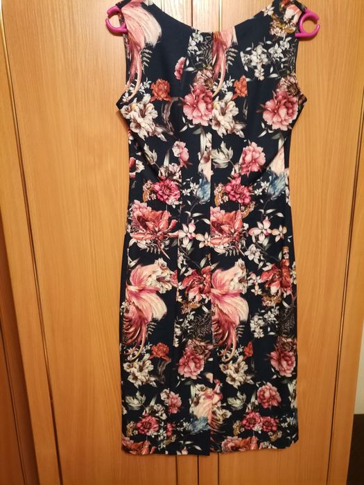 Елегантна дамска рокля