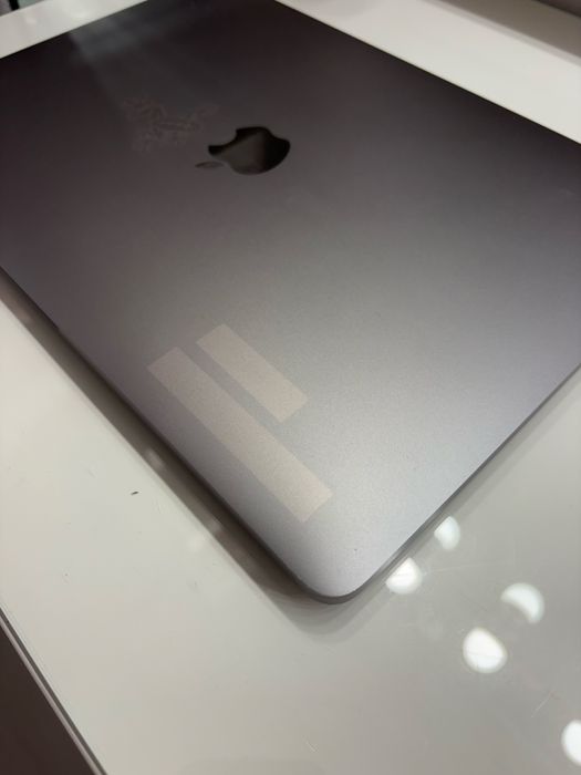 Macbook pro 2019 13-inch