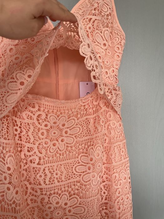Нова официална рокля GUESS с етикет