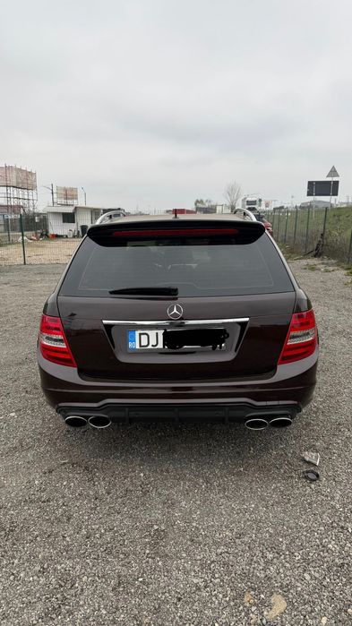 Vând Mercedes C clasa