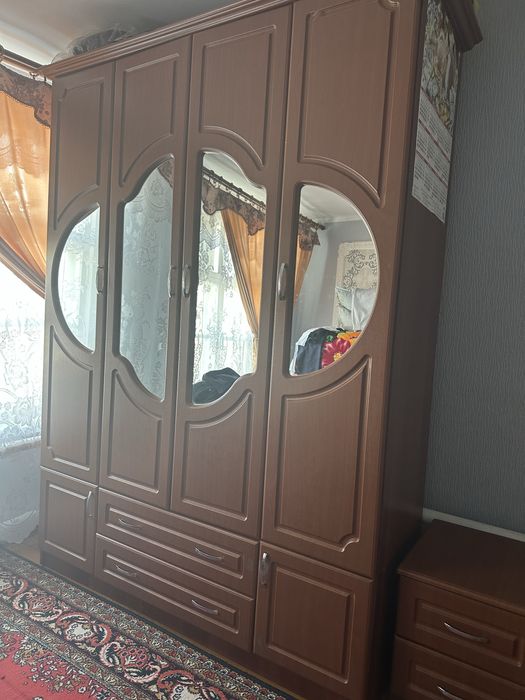 Продам шкаф с тумбочкой!!