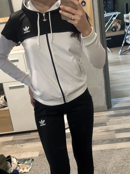 Спортни дамски суичъри