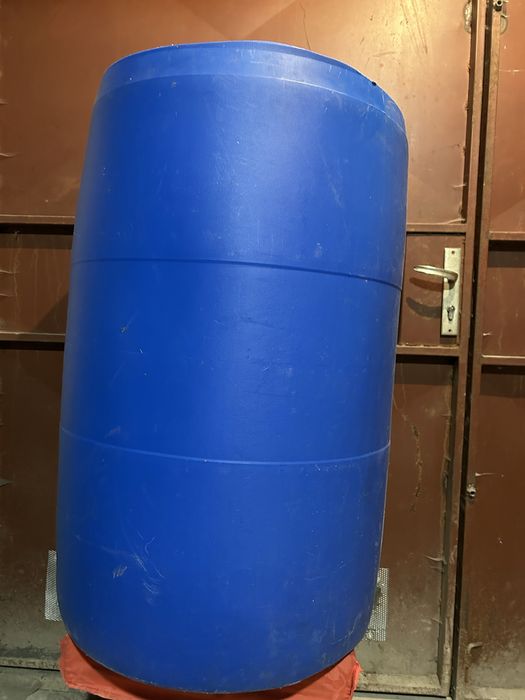 Бурета за вино и бидони