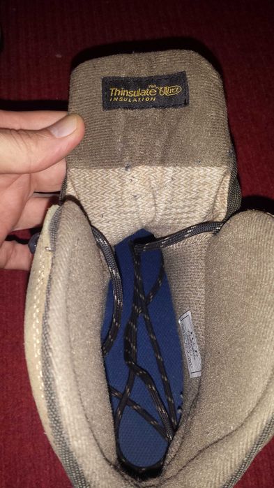 Продаются водонепроницаемые ботинки