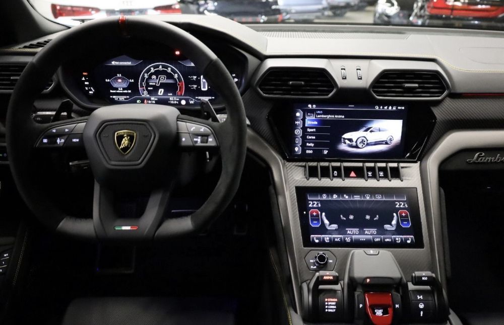 Lamborgihini urus Performante-Akrapovic-Carbon