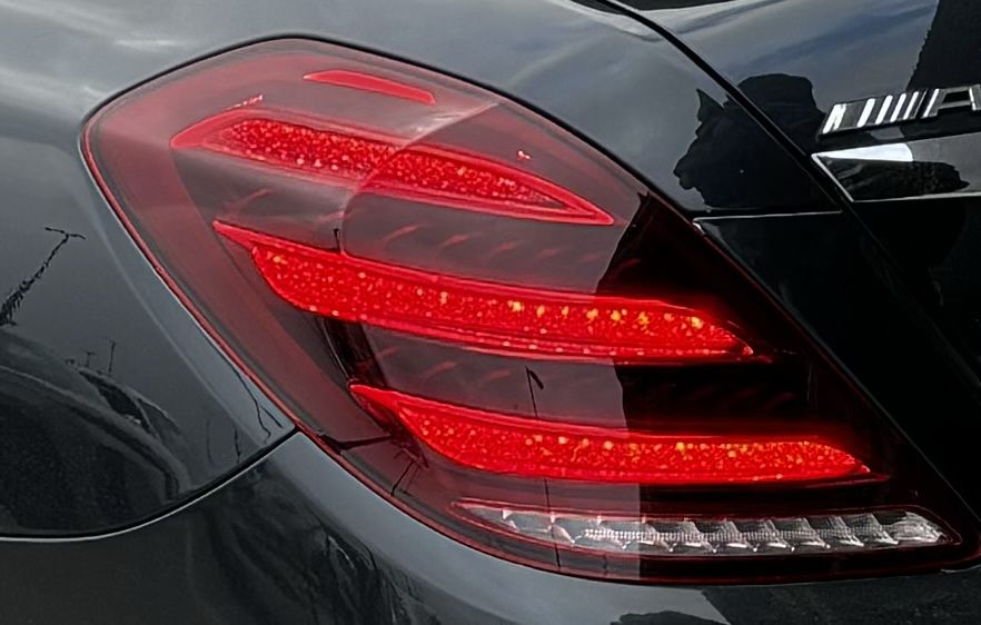 Задний стоп левая w222 merc s class рестайлинг