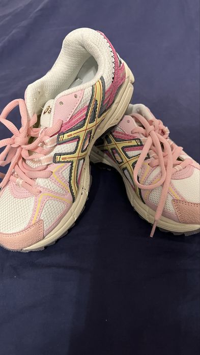 Продам кросовки на девочку