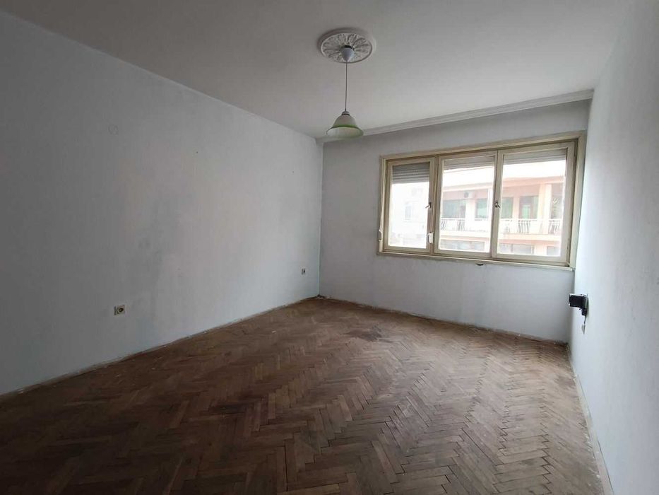 Продава се Тристаен апартамент в Велико Търново, Център - 100 кв.м за 1315 €/кв.м - Снимка #1