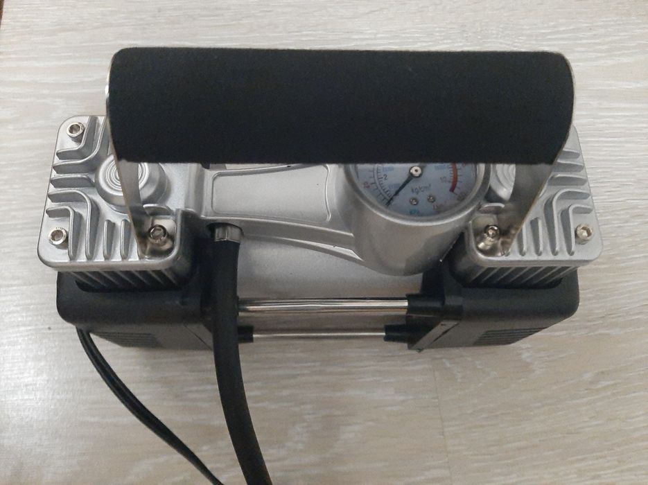 Насос , компрессор с сумкой.