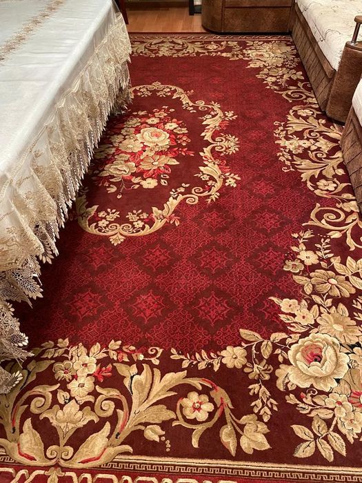 Продам ковер б/у 2 года