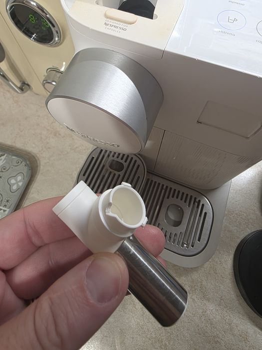 Espressor capsule Nespresso – stare foarte bună

Vând espressor Nespre