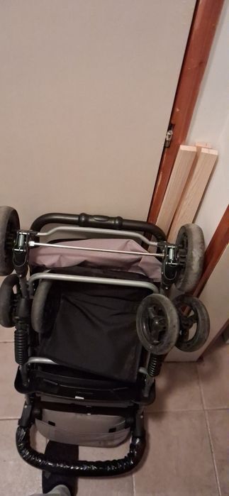 Функционална количка Vegas – с легнало положение, дъждобран и лесно сг