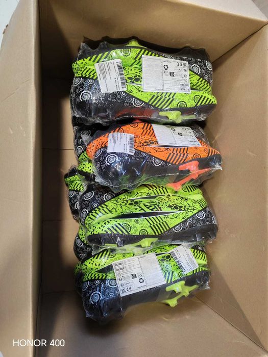 Ghete de Fotbal/ Adidasi cu Crampoane nr 43 si 45