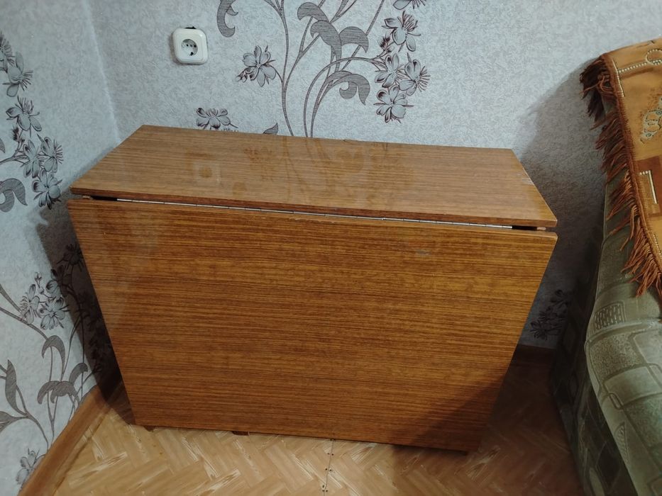 Продам стол-книжку