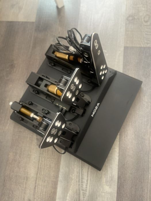 MOZA CRP педали за Gaming