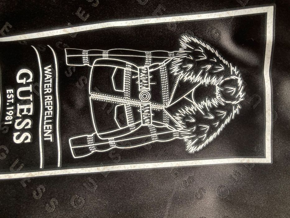 GUESS оригинално зимно  яке