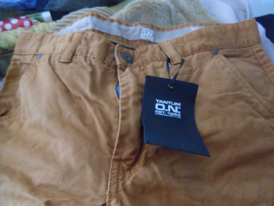 Pantaloni dama ,noi cu eticheta