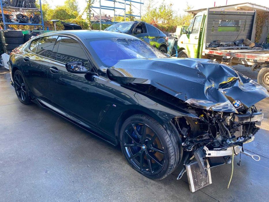 dezmembrez BMW 840i 2021 /hayon , usa spate , motor