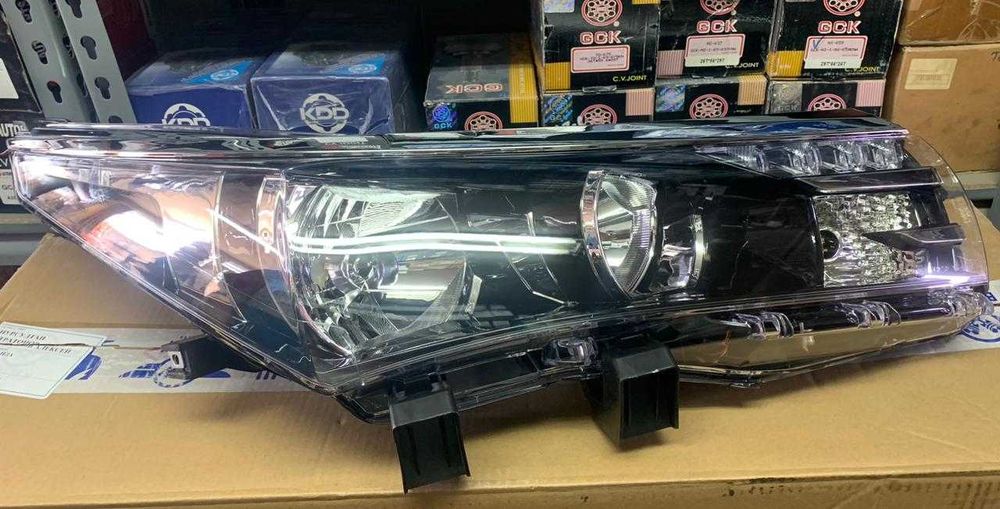 Фары TOYOTA Corolla 14-16 г.в.
