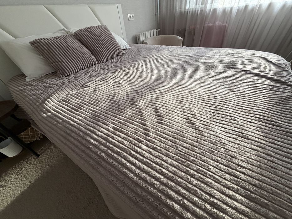 Покрывало с двумя наволочками