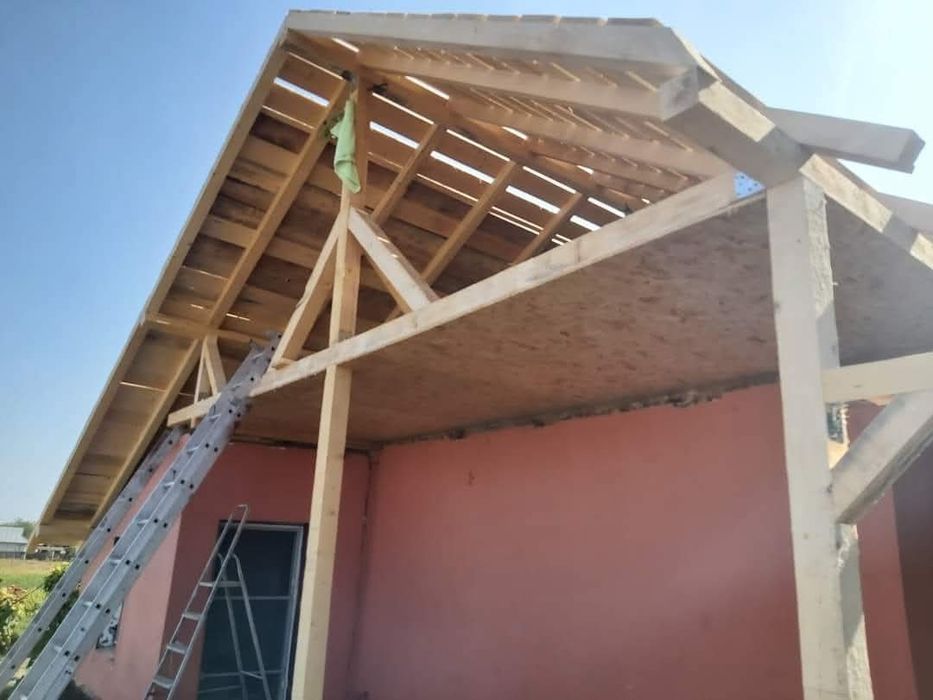 Executam acoperișuri/terase/ reparați