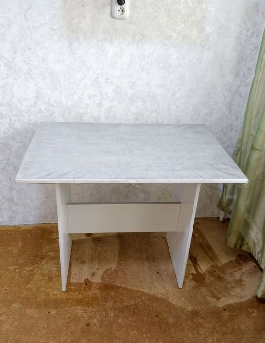 Продам кухонный стол Сатпаев