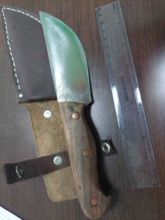 Нож дръжка от орех ръчна изработка