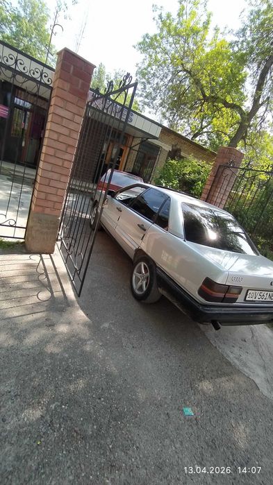 Автомобиль Ауди 100 c3