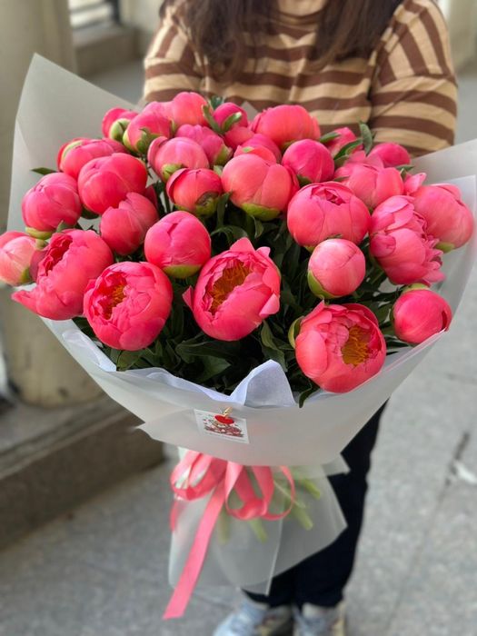 Шикарные букеты из пионов Пионы