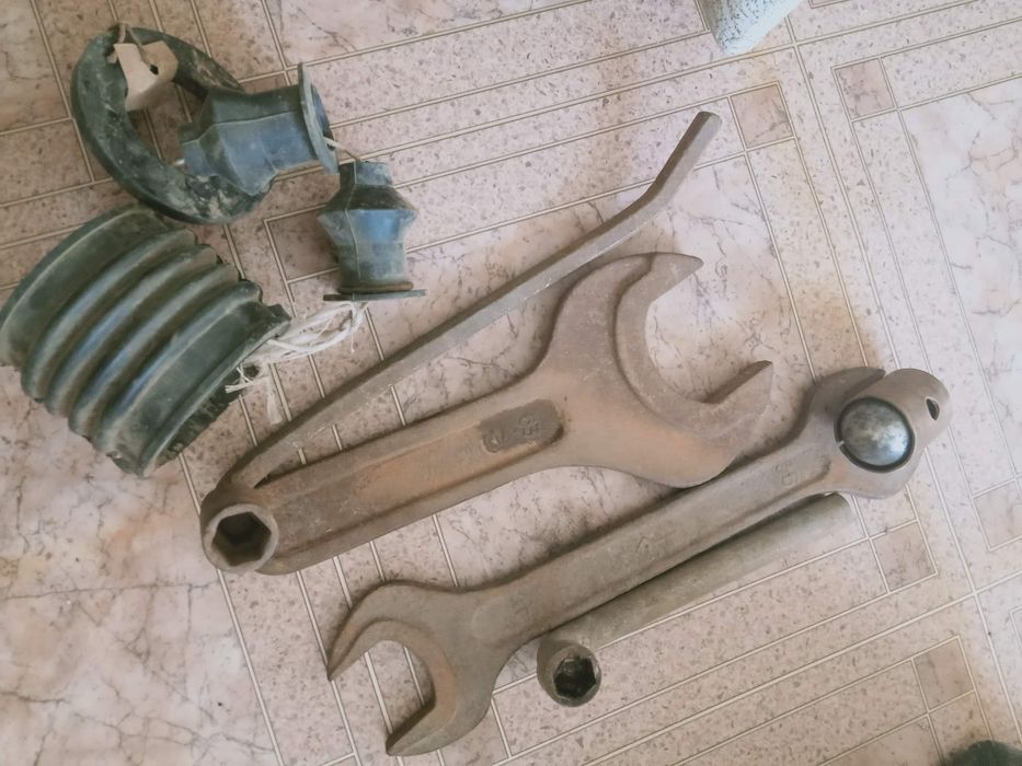 Приборы, предметы  СССР  и  мн. другое.