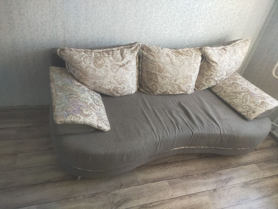 Продам диван хорошом состояние