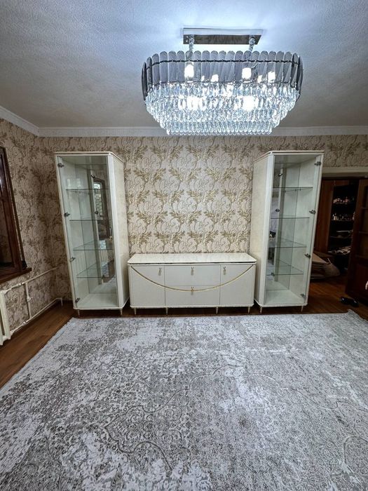 Залга стол-стул, комод ва пенали билан сотилади